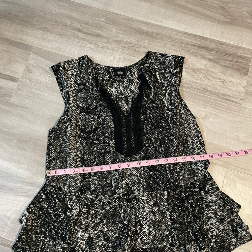Mossimo Supply Co. Black And White Snake Skin Pattern Sleeveless Blouse-Size MED - Picture 7 of 8